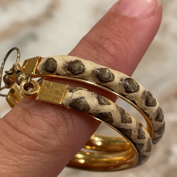 Genuine Snake-skin Earrings - Picture 2 of 5